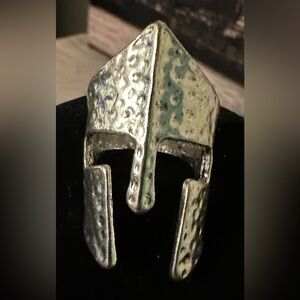 NWOT Helmet ring, silver tone with hammered look size 9.